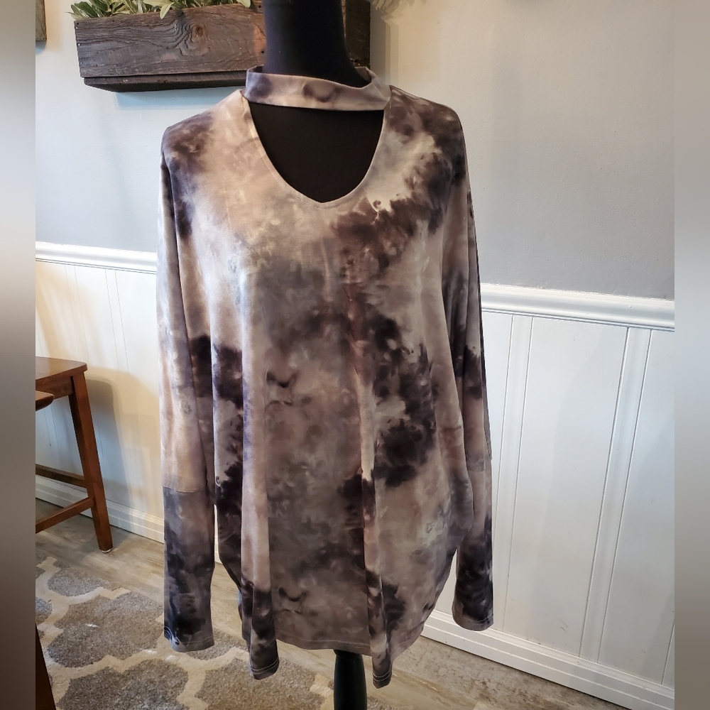 Black and Gray Batwing Sleeve Top